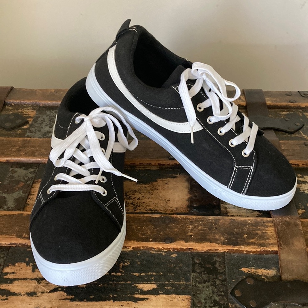 OT Revolution Men's Low Top Lace-Up Skate Shoes, Sneakers - Black